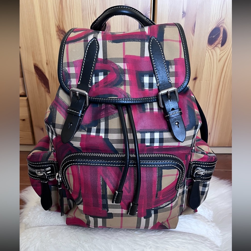 Burberry Graffiti Backpack Nova Check Red Art Print Backpack/Medium size/Italy